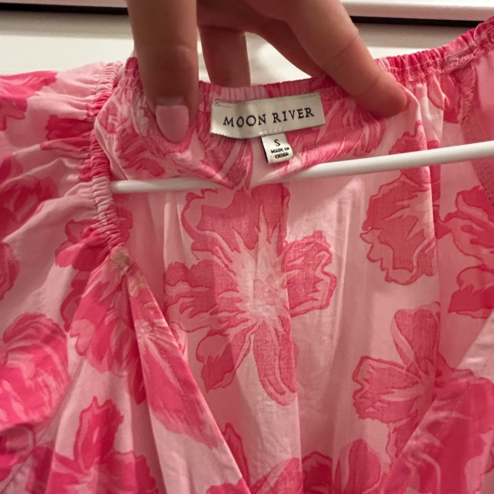 Long Pink Dress 
Only work once 
Super comfortable 
No rips, stains, etc - Picture 3 of 3